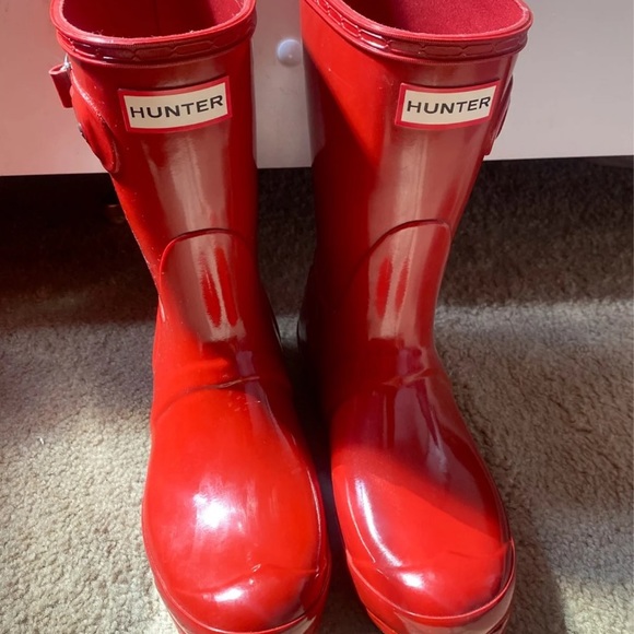Red Hunter boots STILL AVAILABLE! - Picture 1 of 5